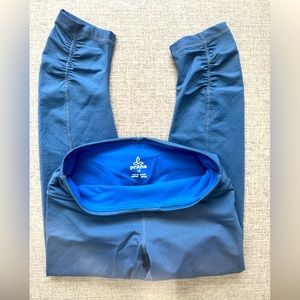Prana size XS leggings ruched booty cropped blue